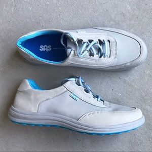SAS women’s Walking Sneaker